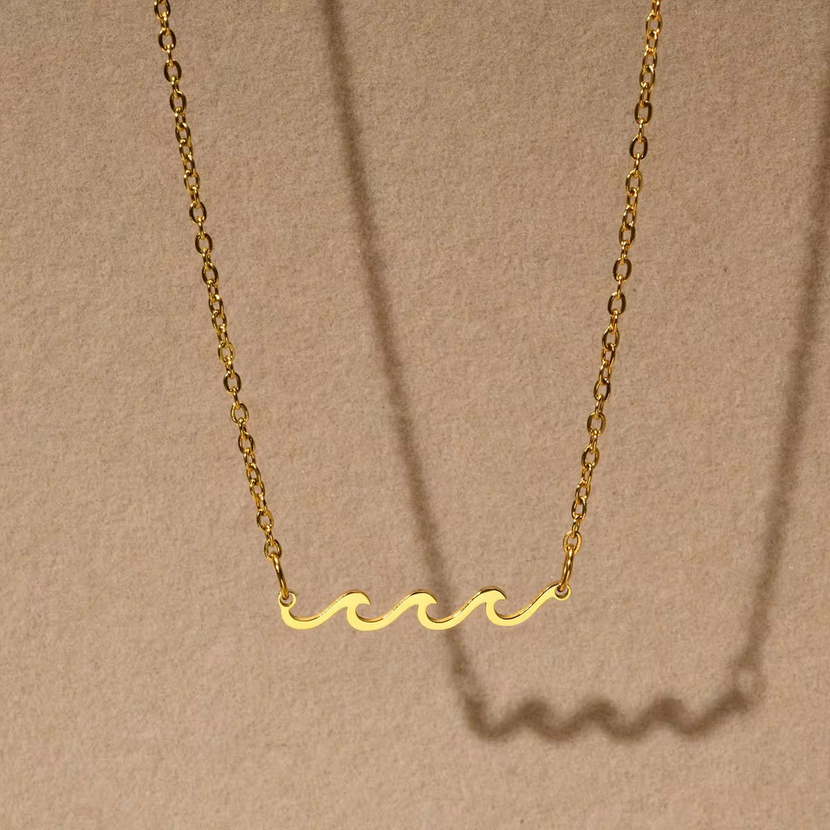 Tarni wave necklace