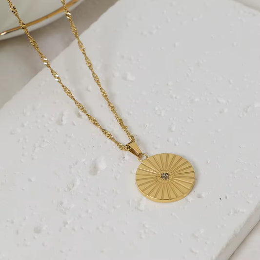 Sunday pendant necklace